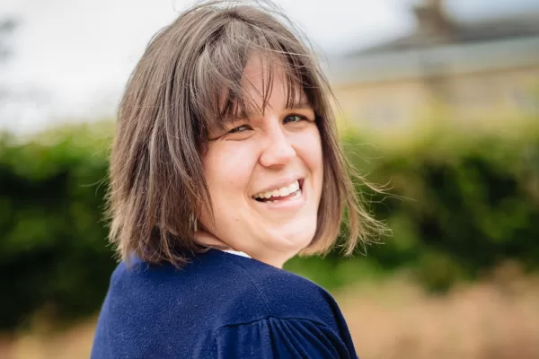 Steph looking over shoulder